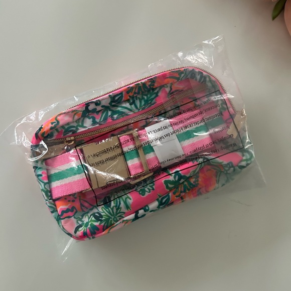 Lilly Pulitzer belt bag - Picture 8 of 8